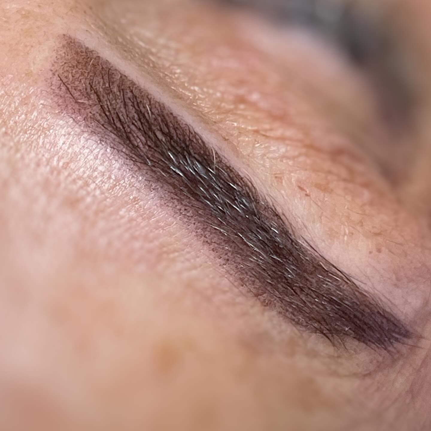 Trucco permanente sfumatura prima seduta + ritocco